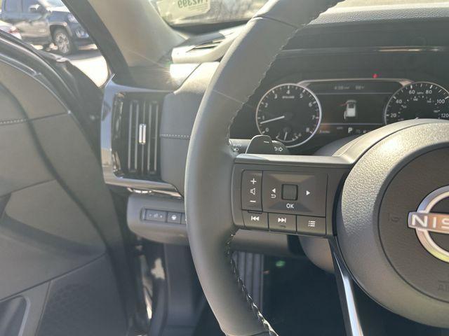 new 2025 Nissan Pathfinder car, priced at $33,911