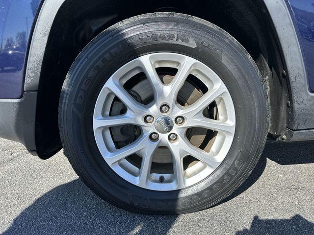 used 2016 Jeep Cherokee car, priced at $10,997