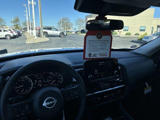 new 2025 Nissan Pathfinder car, priced at $34,957