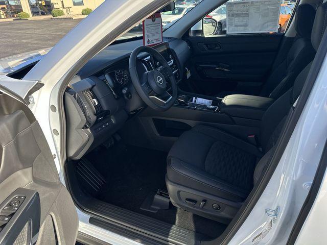 new 2025 Nissan Pathfinder car, priced at $34,957