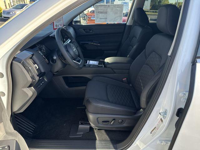 new 2025 Nissan Pathfinder car, priced at $34,957