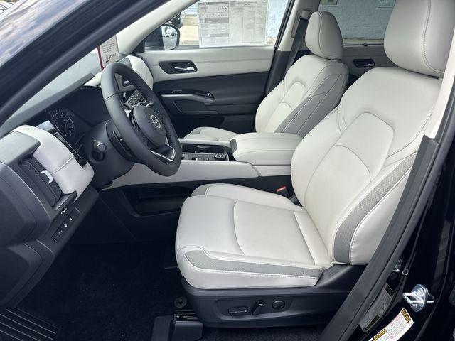 new 2025 Nissan Pathfinder car, priced at $42,991