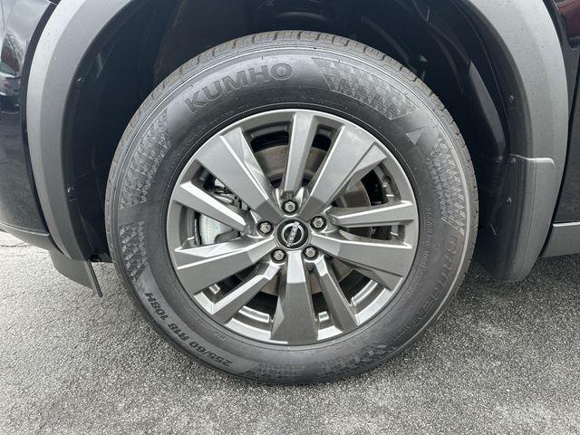 new 2025 Nissan Pathfinder car, priced at $34,179