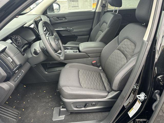 new 2025 Nissan Pathfinder car, priced at $34,179