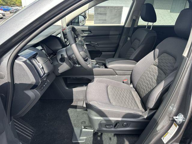 new 2025 Nissan Pathfinder car, priced at $40,907
