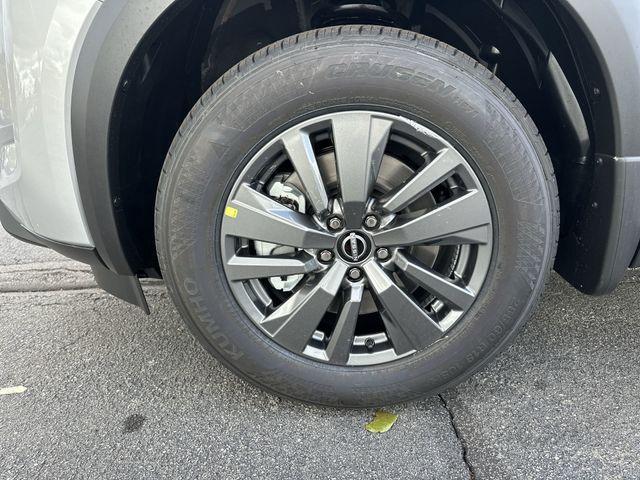 new 2025 Nissan Pathfinder car, priced at $34,253