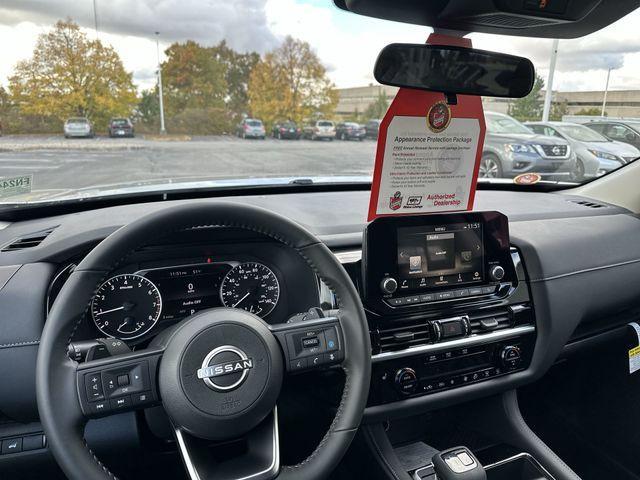 new 2025 Nissan Pathfinder car, priced at $34,253
