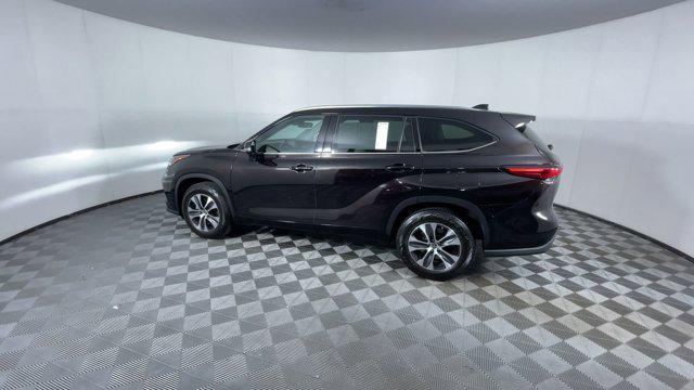 used 2021 Toyota Highlander car, priced at $31,498