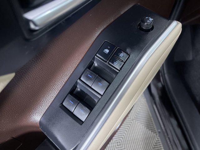used 2021 Toyota Highlander car, priced at $31,498