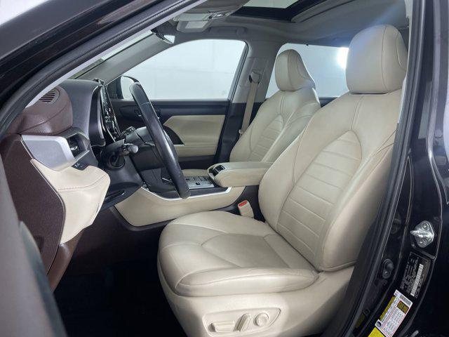 used 2021 Toyota Highlander car, priced at $31,498