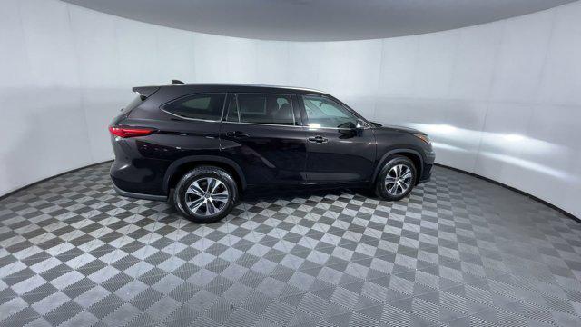 used 2021 Toyota Highlander car, priced at $31,498