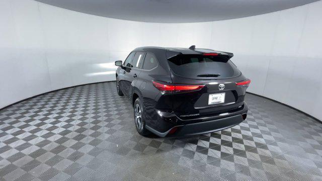used 2021 Toyota Highlander car, priced at $31,498