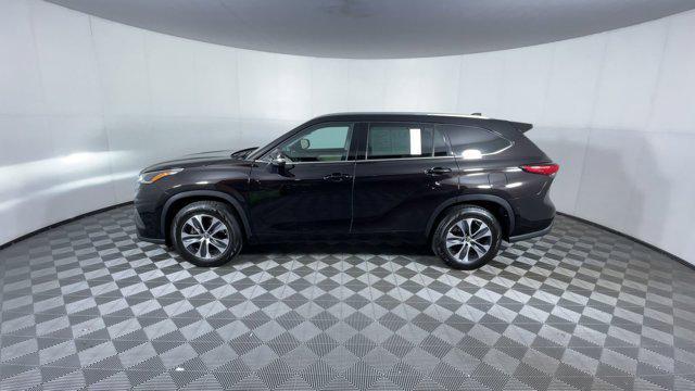 used 2021 Toyota Highlander car, priced at $31,498