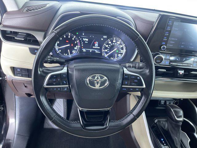 used 2021 Toyota Highlander car, priced at $31,498