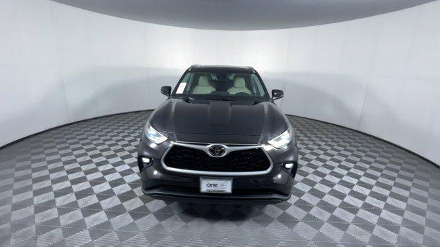 used 2021 Toyota Highlander car, priced at $31,498