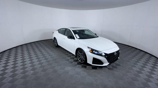 used 2023 Nissan Altima car, priced at $23,332