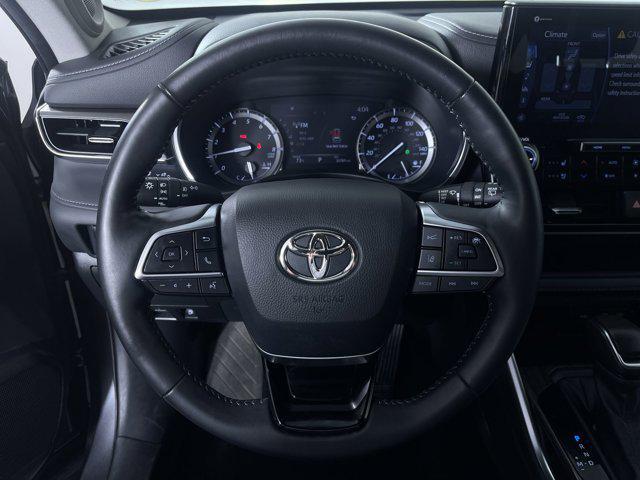 used 2021 Toyota Highlander car, priced at $39,544