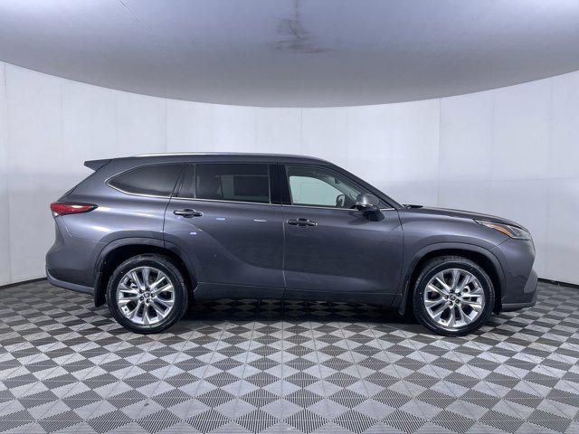 used 2021 Toyota Highlander car, priced at $39,544