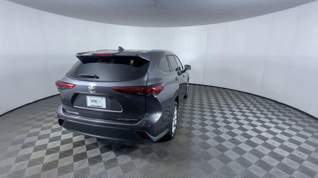 used 2021 Toyota Highlander car, priced at $39,544