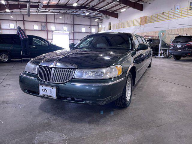 used 1999 Lincoln Town Car car, priced at $8,900