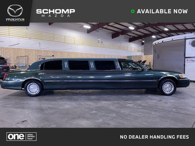 used 1999 Lincoln Town Car car, priced at $5,900