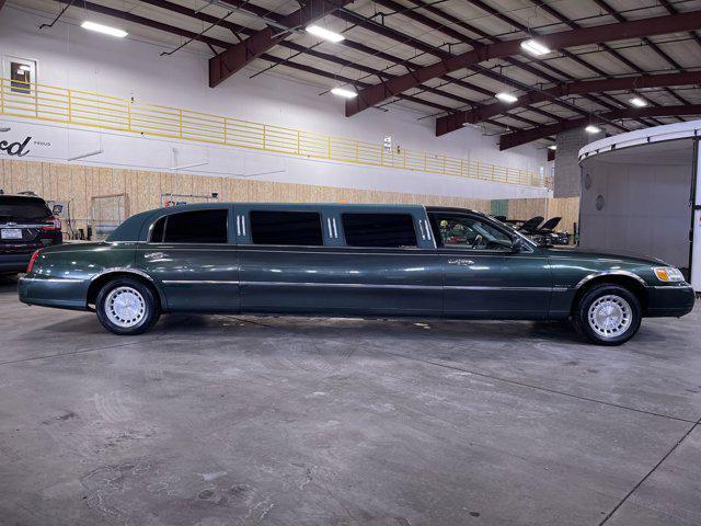 used 1999 Lincoln Town Car car, priced at $8,900