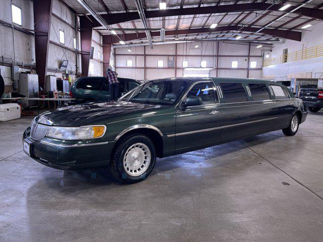 used 1999 Lincoln Town Car car, priced at $8,900