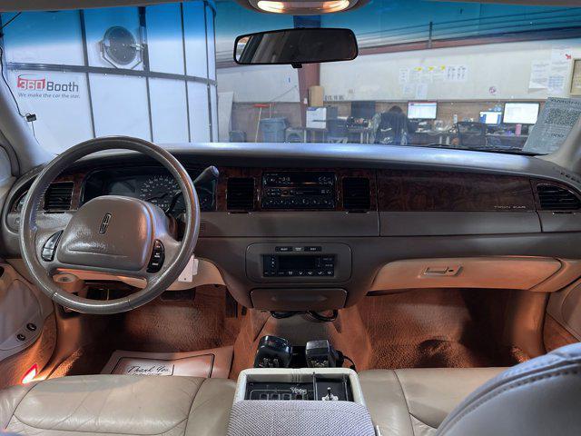 used 1999 Lincoln Town Car car, priced at $8,900