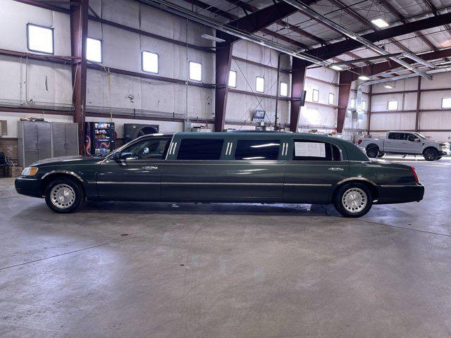 used 1999 Lincoln Town Car car, priced at $8,900