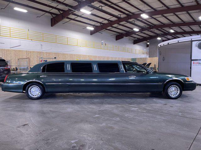 used 1999 Lincoln Town Car car, priced at $8,900