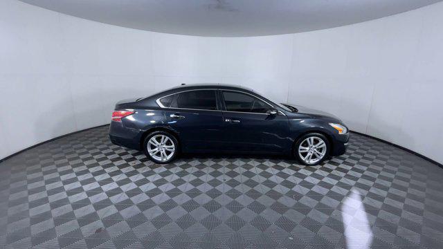 used 2014 Nissan Altima car, priced at $10,600