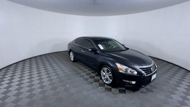 used 2014 Nissan Altima car, priced at $10,600