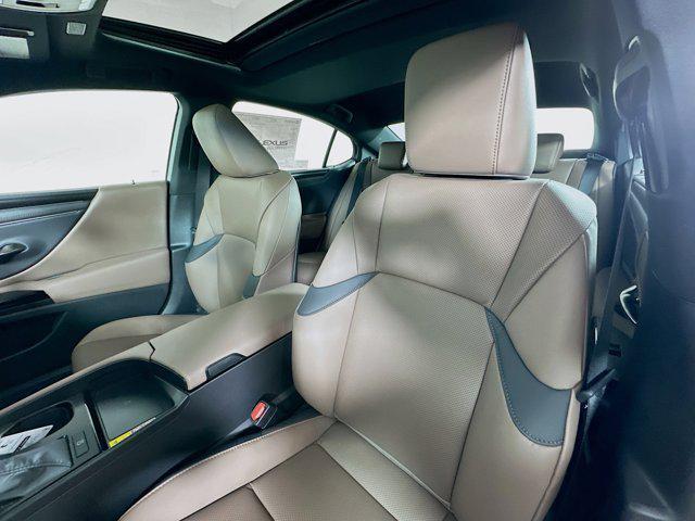 new 2025 Lexus ES 350 car, priced at $49,809