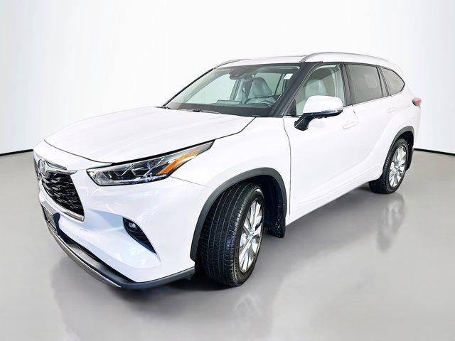 used 2022 Toyota Highlander car, priced at $39,995