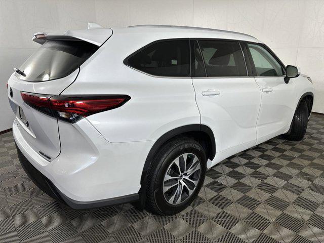 used 2020 Toyota Highlander car