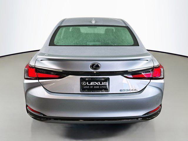 new 2025 Lexus ES 300h car, priced at $53,024