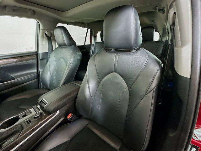 used 2020 Toyota Highlander car, priced at $29,818
