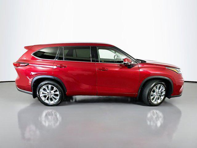 used 2020 Toyota Highlander car, priced at $29,818