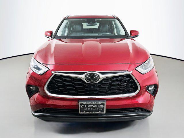used 2020 Toyota Highlander car, priced at $29,818