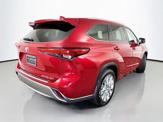 used 2020 Toyota Highlander car, priced at $29,818