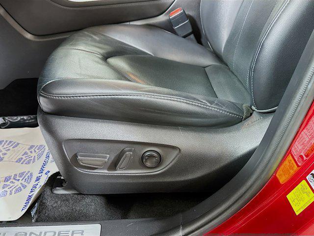 used 2020 Toyota Highlander car, priced at $29,818