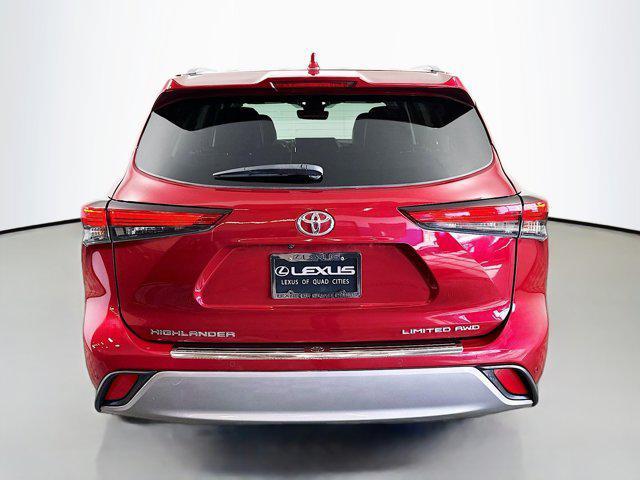 used 2020 Toyota Highlander car, priced at $29,818
