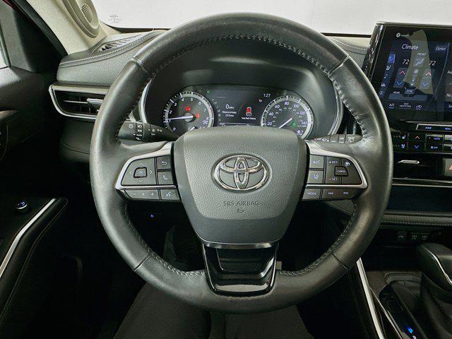 used 2020 Toyota Highlander car, priced at $29,818