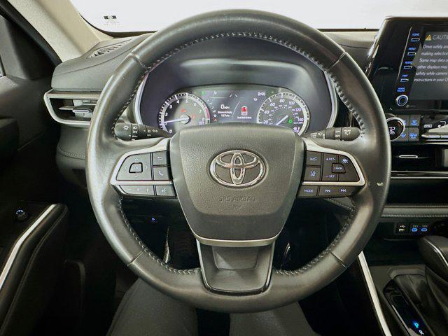 used 2022 Toyota Highlander car, priced at $33,296