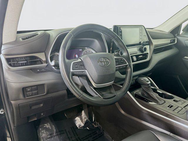 used 2022 Toyota Highlander car, priced at $33,296