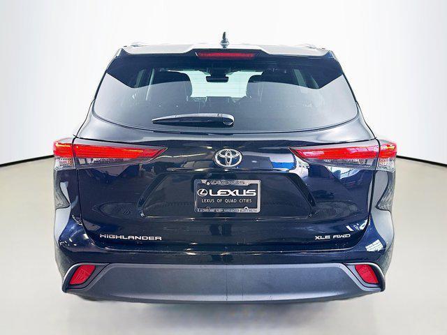 used 2022 Toyota Highlander car, priced at $33,296