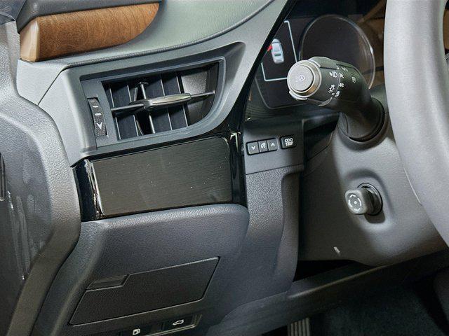 new 2025 Lexus ES 350 car, priced at $49,425