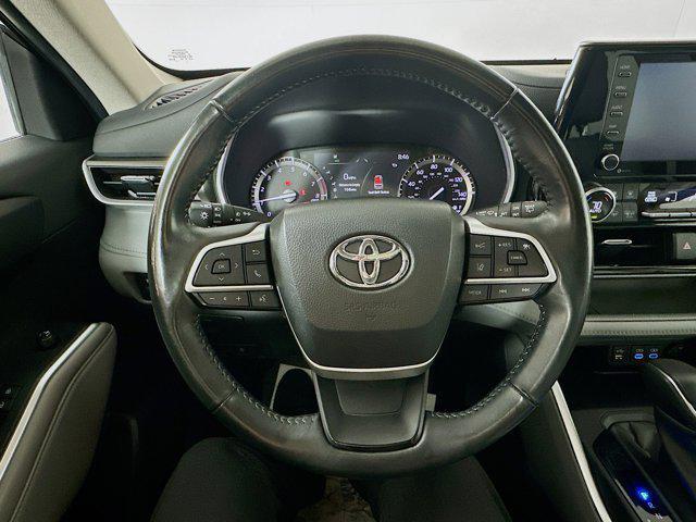 used 2022 Toyota Highlander car, priced at $33,388