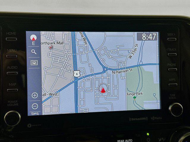 used 2022 Toyota Highlander car, priced at $33,388
