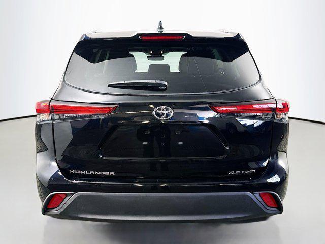 used 2022 Toyota Highlander car, priced at $33,388